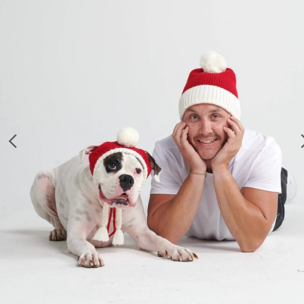 NWT Spark Paws Matching Human And Dog Santa Pompom Hats Dog